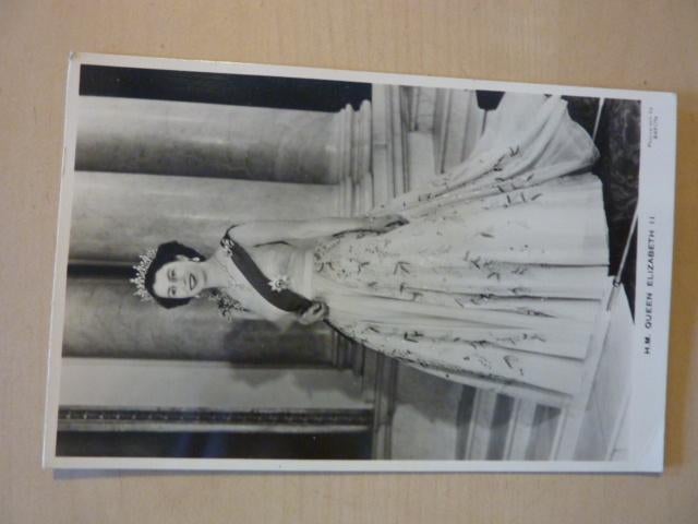 Ansicht Engeland - H.M. Queen Elizabeth, Ophalen of Verzenden, Gelezen