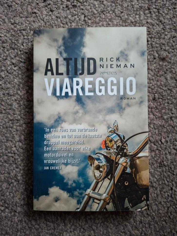 Altijd Viareggio - Rick Nieman (Roman), Boeken, Romans, Gelezen, Nederland, Ophalen of Verzenden