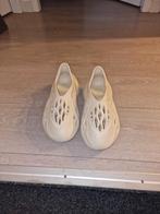 Yeezy Foam Runner - Comfort en Stijl!, Slippers, Wit, Ophalen of Verzenden, Zo goed als nieuw