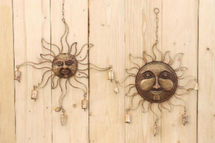 Wanddecoratie, muurdecoratie Zon met bellen goud-koper kleur, Tuin en Terras, Tuinwanddecoratie, Nieuw, Ophalen of Verzenden