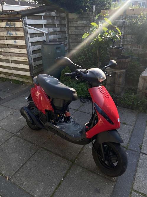 Zip 125cc hexa watergekoeld, Fietsen en Brommers, Scooters | Piaggio, Zo goed als nieuw, Zip, Tweetakt, Ophalen