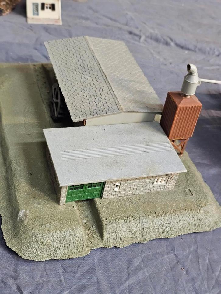 Modeltrein H0 gebouw, huisje, fraaie houtzagerij, Hobby en Vrije tijd, Modeltreinen | H0, Zo goed als nieuw, Brug, Tunnel of Gebouw