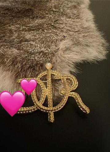 Nieuwe Dior broch. beschikbaar voor biedingen