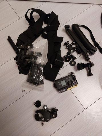 Sony HDR-AS30V Action Cam met accessoires beschikbaar voor biedingen