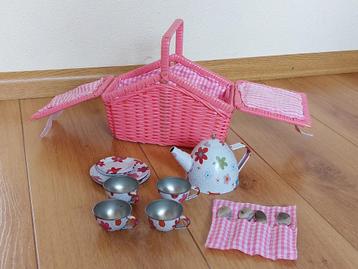 Rotan picknickmandje met servies voor kinderen