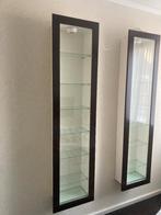 Vitrine kasten - 2x Bertby, Ophalen, Minder dan 50 cm, Met deur(en), Zo goed als nieuw