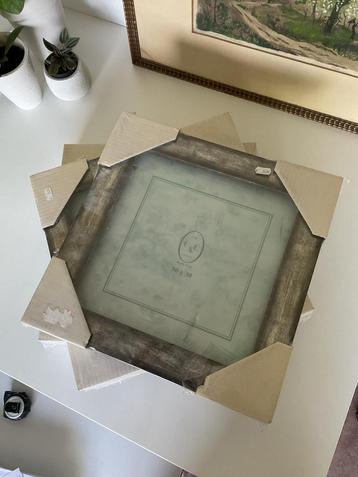 3 nieuwe grijze 3D fotolijsten (30x30 / 38,5x38,5) beschikbaar voor biedingen