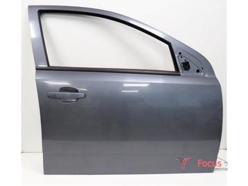 Portier 4Deurs rechts-voor van een Opel Astra (Z155) beschikbaar voor biedingen