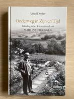 Onderweg in Zijn en Tijd, Alfred Denker, Boeken, Ophalen of Verzenden, Zo goed als nieuw