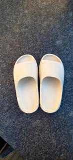 Slippers - Maat 38/39, Slippers, Overige kleuren, Ophalen of Verzenden, Zo goed als nieuw