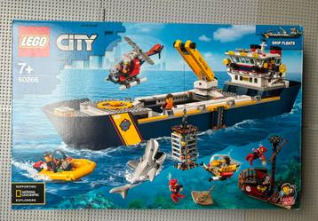 Lego City 60266 Ocean Exploration Ship beschikbaar voor biedingen