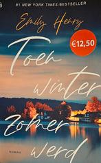 Emily Henry Toen winter zomer werd, Ophalen of Verzenden, Zo goed als nieuw