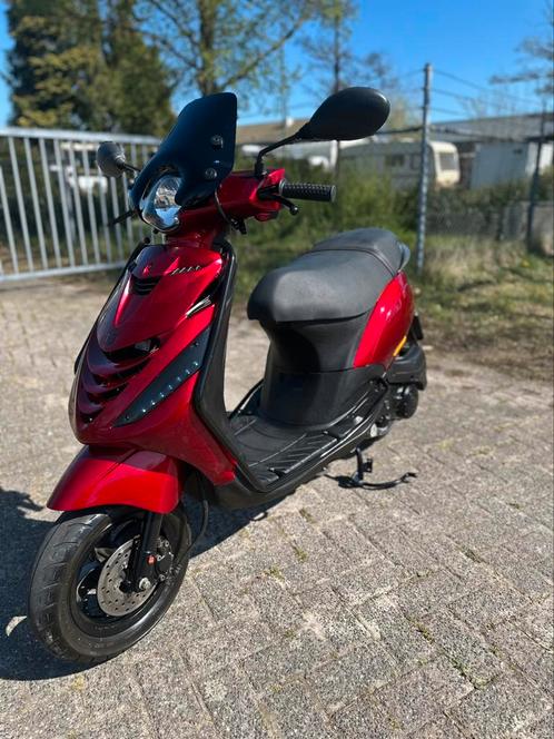 Piaggio zip 4t, Fietsen en Brommers, Scooters | Piaggio, Zo goed als nieuw, Zip, Ophalen