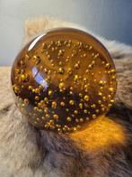 Oker glazen presse papier - 9 cm, Huis en Inrichting, Ophalen, Gebruikt