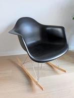 Schommelstoel (Vitra Eames replica), Huis en Inrichting, Ophalen, Gebruikt, Zwart, Eén