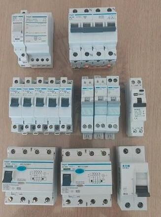 Diverse installatiegroepen Hager, Emat, Eaton, Doe-het-zelf en Verbouw, Elektra en Kabels, Gebruikt, Overige typen, Ophalen