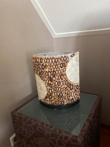 Twee sfeervolle schemerlampen beschikbaar voor biedingen