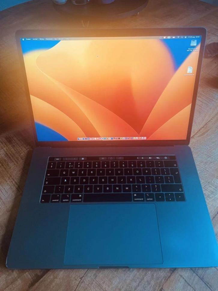 Macbook Pro 2018 - 15.4 - 32GB - 256DDR - ATI PRO 555X, Computers en Software, Apple Macbooks, Gebruikt, MacBook Pro, 15 inch