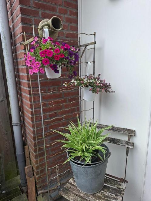 Wijnrek uit Frankrijk, Huis en Inrichting, Woonaccessoires | Wijnrekken, Gebruikt, 75 cm of meer, Metaal, 25 flessen of meer, Ophalen