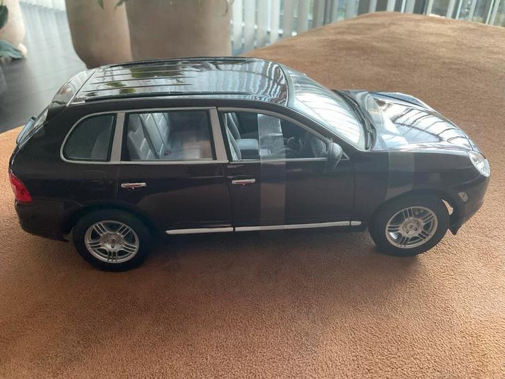 Porsche Cayenne S 1/18 - Nieuw in doos!, Hobby en Vrije tijd, Modelauto's | 1:18, Nieuw, Auto, Overige merken, Ophalen