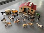 Schleich paarden met ruiters, een manege en jeep met trailer, Verzamelen, Dierenverzamelingen, Nieuw, Paard, Ophalen of Verzenden