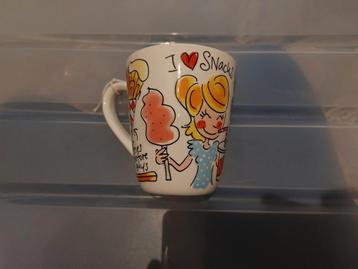 Blond Amsterdam I love snacks mok beschikbaar voor biedingen