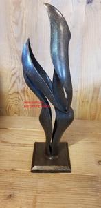 bronzen beeld / MODERN LIEFDESPAAR / 45 cm hoog, Nieuw, Ophalen of Verzenden, Mensenbeeld
