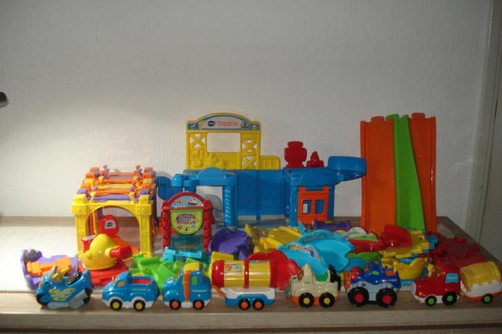 Vtech toet toet 6 auto's met werkplaats en losse baanstukken, Kinderen en Baby's, Speelgoed | Vtech, Gebruikt, 2 tot 4 jaar, Ophalen of Verzenden