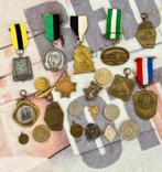 Diverse 22 medaille lintjes munten wielrennen vierdaagse ect, Postzegels en Munten, Penningen en Medailles, Ophalen of Verzenden