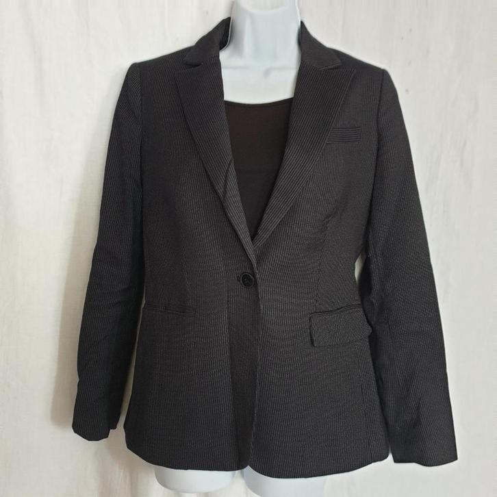 Net damesjasje met krijtstreep mt XS merk MNG Suit, Kleding | Dames, Jasjes, Kostuums en Pakken, Zo goed als nieuw, Jasje, Maat 34 (XS) of kleiner