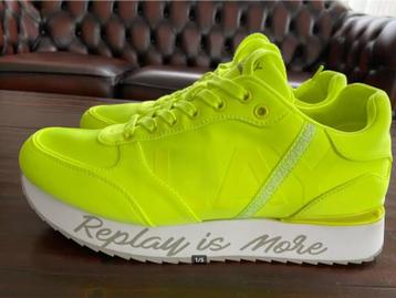 Replay schoenen beschikbaar voor biedingen