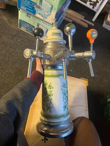 Antieke Heineken porseleinen biertap / tapzuil beschikbaar voor biedingen