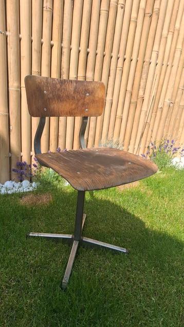 Vintage antiek kinder stoeltje beschikbaar voor biedingen