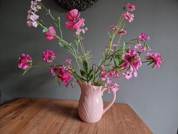Zijde bloemen in vaas/melkkan beschikbaar voor biedingen