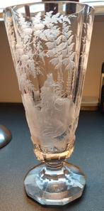 Prachtig geslepen  vaas/glas met bos tafereel, Antiek en Kunst, Antiek | Glas en Kristal, Ophalen of Verzenden