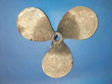 Schroef bootschroef linksdraaiend 3blads schroef 40-30mm beschikbaar voor biedingen