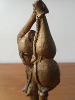 Vrouw met kruik mooi antiek brons beeldje uit Afrika 18,5 cm, Antiek en Kunst, Ophalen of Verzenden