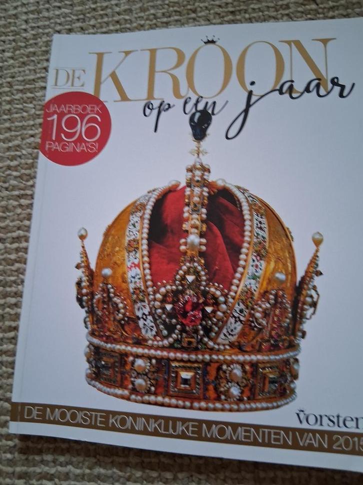jaarboek Vorsten 2015 koninklijk huis, Verzamelen, Koninklijk Huis en Royalty, Zo goed als nieuw, Tijdschrift of Boek, Ophalen of Verzenden