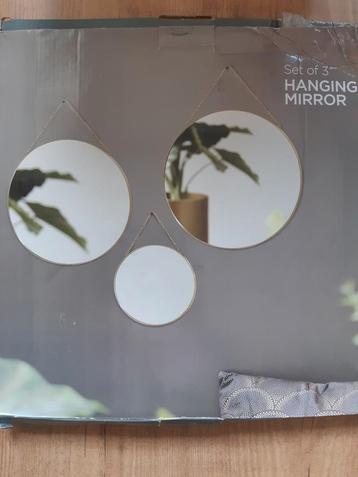 Set van 3 hangende spiegels - nieuw in de doos beschikbaar voor biedingen