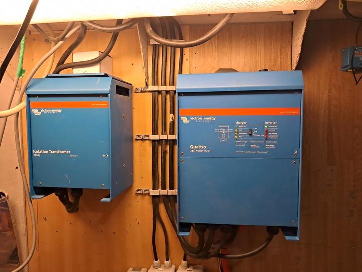 24V set mppt laders en quattro 24V, Watersport en Boten, Navigatiemiddelen en Scheepselektronica, Zo goed als nieuw, Overige typen