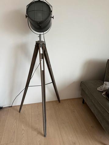 Industriële Lamp beschikbaar voor biedingen