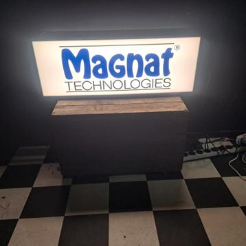 Magnat lichtbak Audio system's  beschikbaar voor biedingen