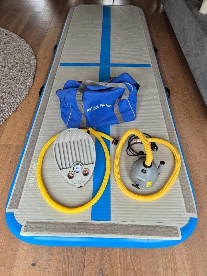 Turnmat Airfloor Home 3 m- incl elektrische pomp en voetpomp, Sport en Fitness, Turnen, Zo goed als nieuw, Materiaal, Blauw, Ophalen
