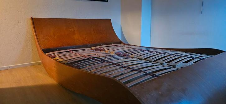 houten bedframe 180200 in mid-century modern / retro vintag, Huis en Inrichting, Slaapkamer | Bedden, Tweepersoons, 180 cm, Hout