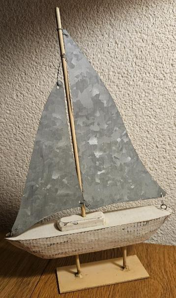 Zeilbootje 27x20cm hout & metaal, gaaf, decoratief, vintage! beschikbaar voor biedingen