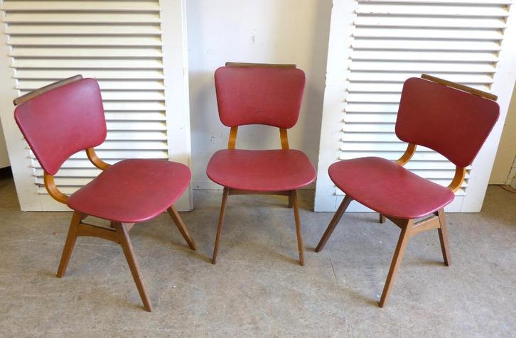 Mooi set van 3 rode vintage retro stoelen, Huis en Inrichting, Stoelen, Gebruikt, Vijf, Zes of meer stoelen, Hout, Kunststof, Rood