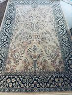 Perzisch Prachtige oosters handgeknoopte oud en antiek., Antiek en Kunst, Antiek | Kleden en Textiel, Ophalen of Verzenden