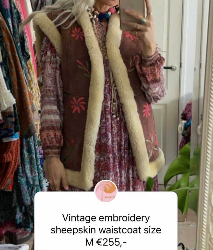 Vintage lammy gilet/waistcoat maat M/L met bloemenborduursel, Ophalen of Verzenden, Gedragen, Maat 38/40 (M), Bruin