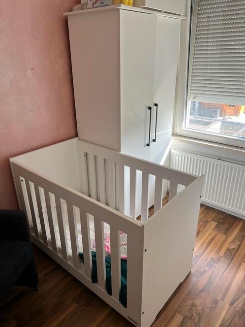 Complete Babykamer - Ledikant, Kast en want vakken kastje, Kinderen en Baby's, Babywiegjes en Ledikanten, Zo goed als nieuw, Ledikant