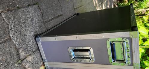 Flightcases 2 stuks, Muziek en Instrumenten, Behuizingen en Koffers, Gebruikt, Overige instrumenten, Flightcase, Ophalen